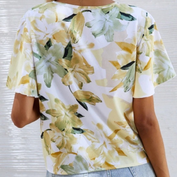 White/Light Green Floral Print Top in M - Picture 2 of 3
